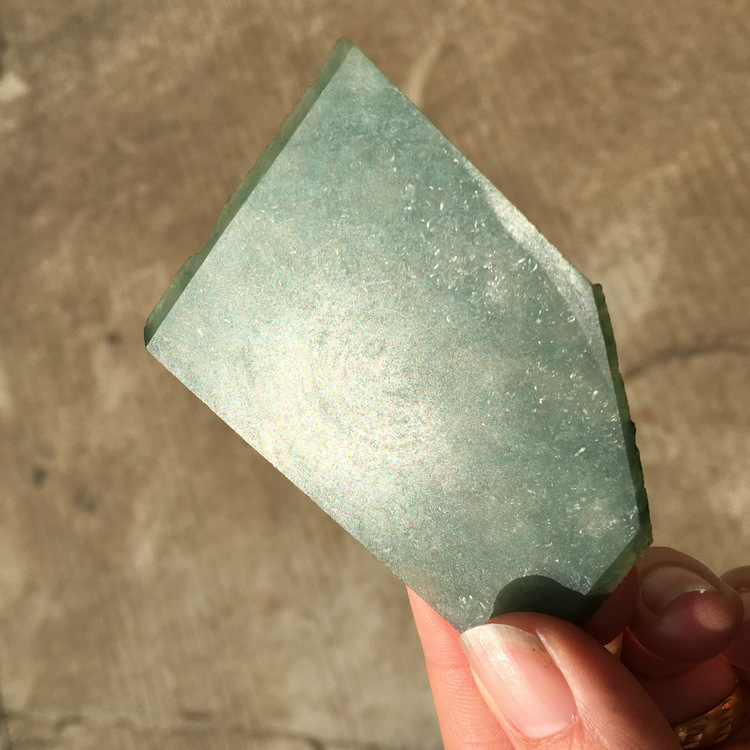 翡翠切割效果 陽光下